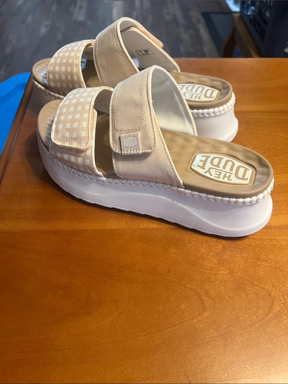 Women’s size 9 hey dude brand NWOT Delray slide Gingam tan - Picture 2 of 6